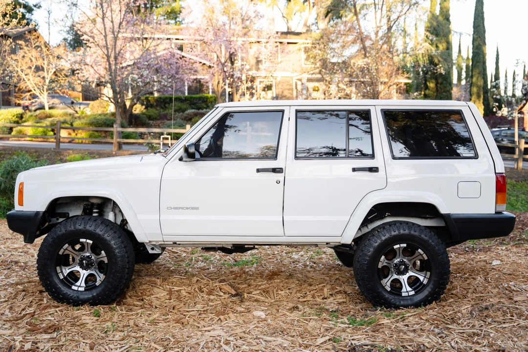 1999 Jeep XJ Cherokee - Image 3 of 31