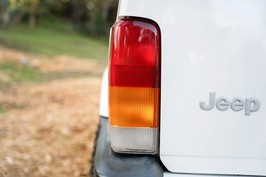 1999 Jeep XJ Cherokee - Image 19 of 31