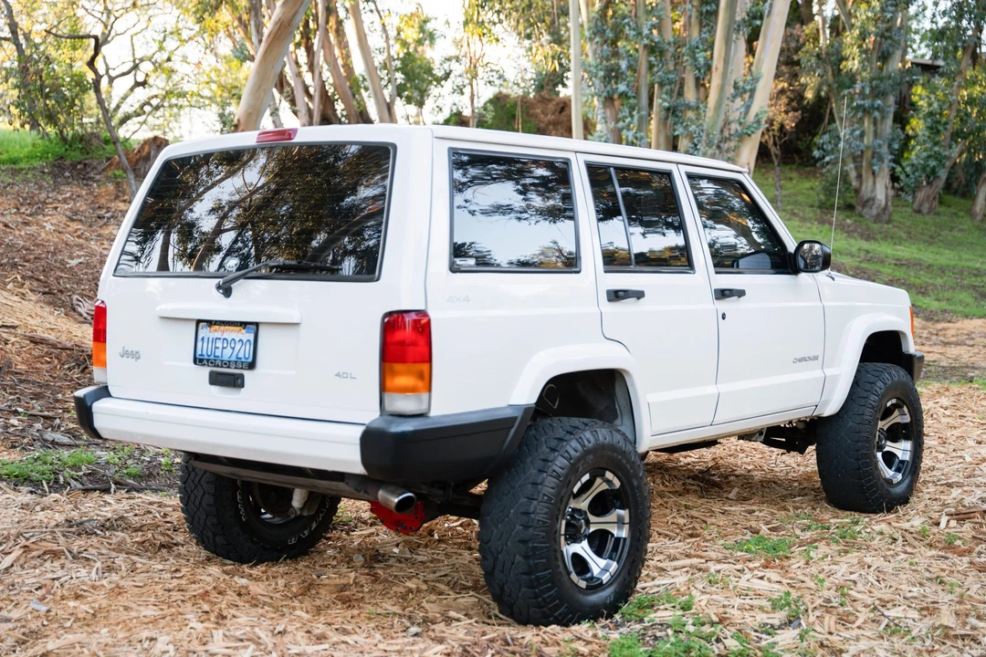 1999 Jeep XJ Cherokee - Image 6 of 31