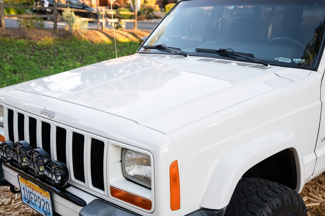 1999 Jeep XJ Cherokee - Image 14 of 31