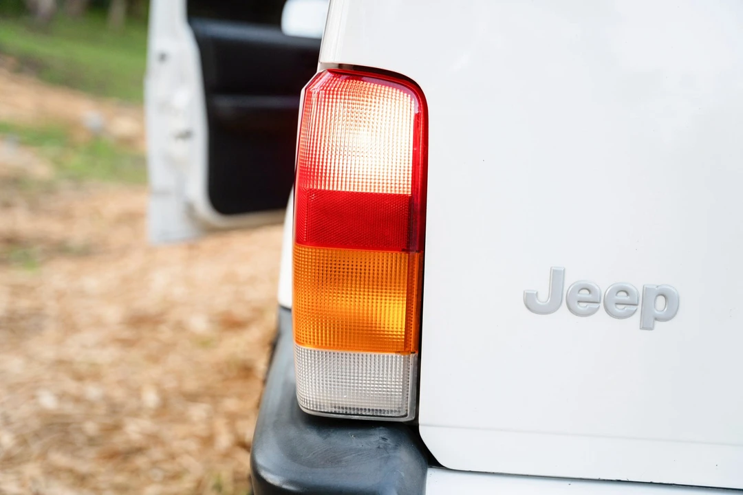 1999 Jeep XJ Cherokee - Image 21 of 31