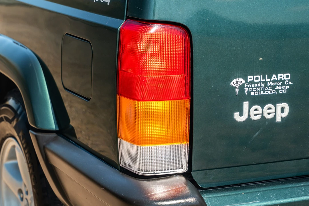 1999 Jeep XJ Cherokee - Image 17 of 31