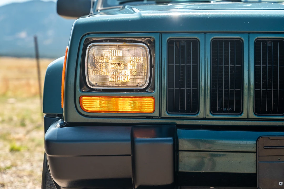 1999 Jeep XJ Cherokee - Image 13 of 31