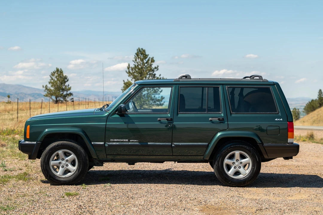1999 Jeep XJ Cherokee - Image 2 of 31