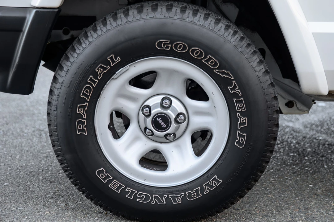 1999 Jeep XJ Cherokee - Image 30 of 31