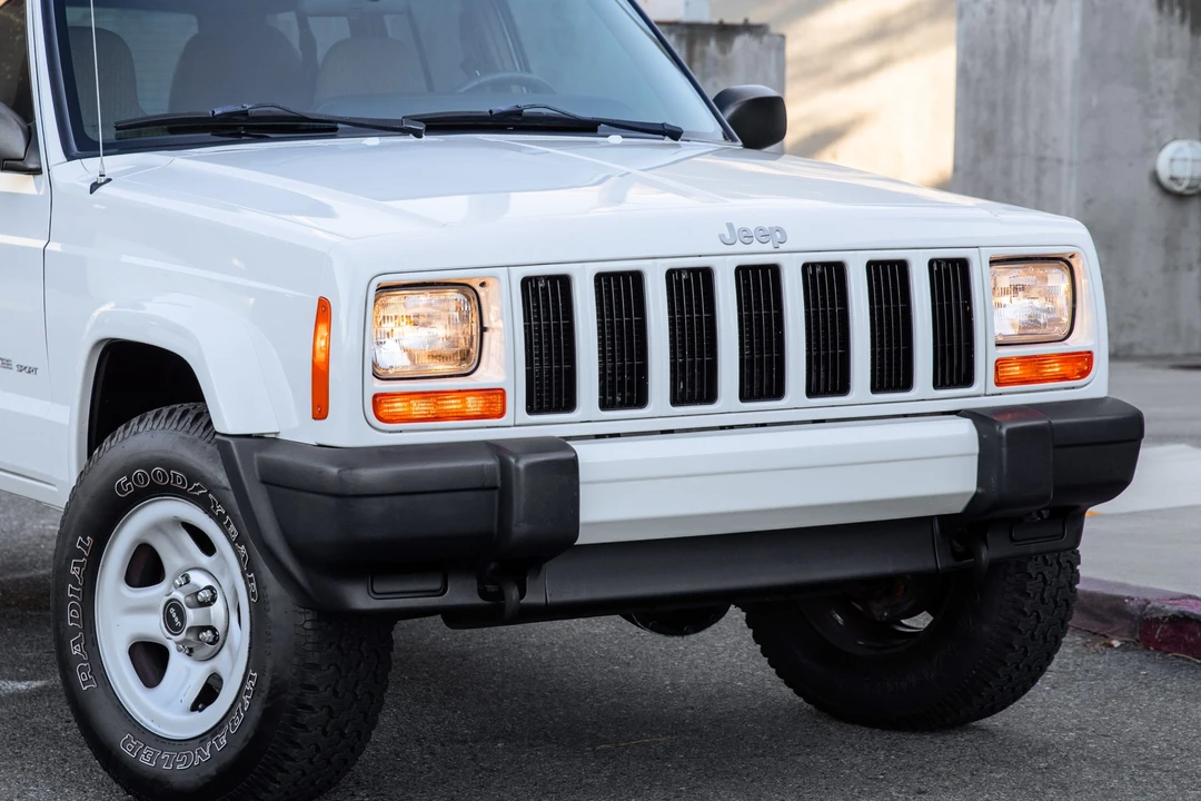 1999 Jeep XJ Cherokee - Image 10 of 31