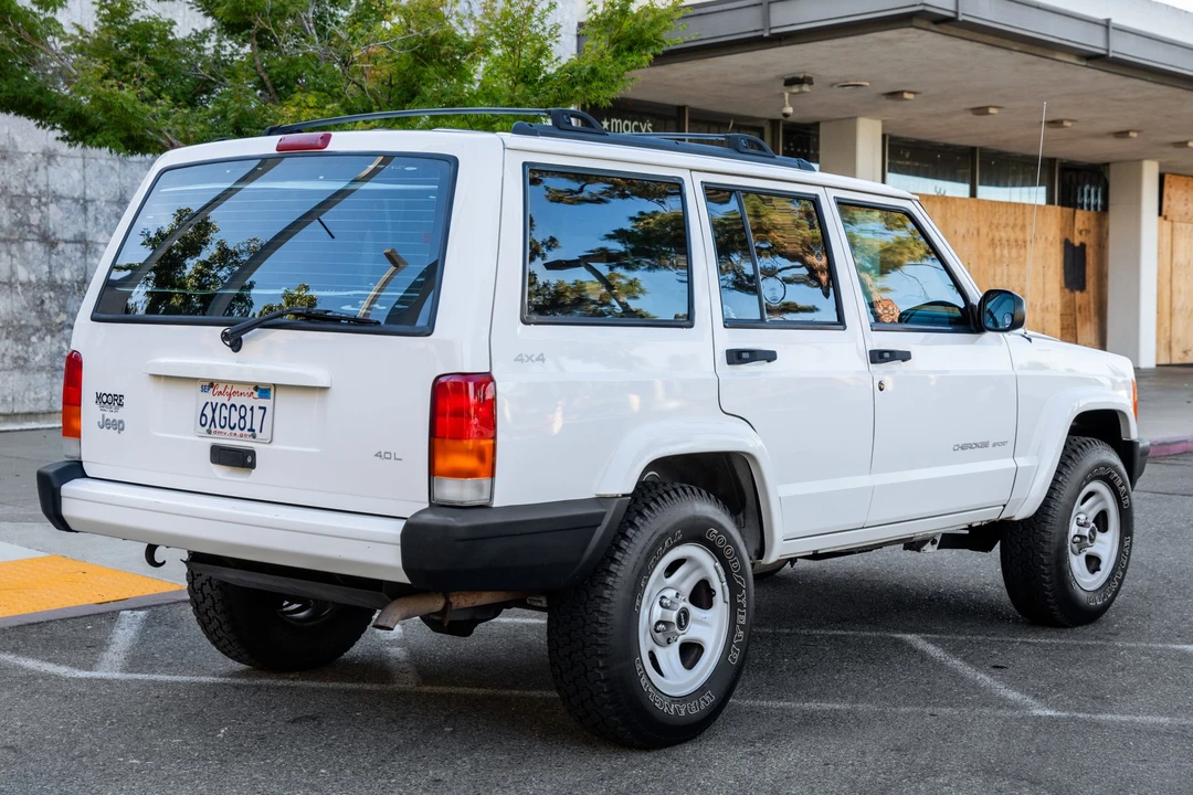 1999 Jeep XJ Cherokee - Image 6 of 31