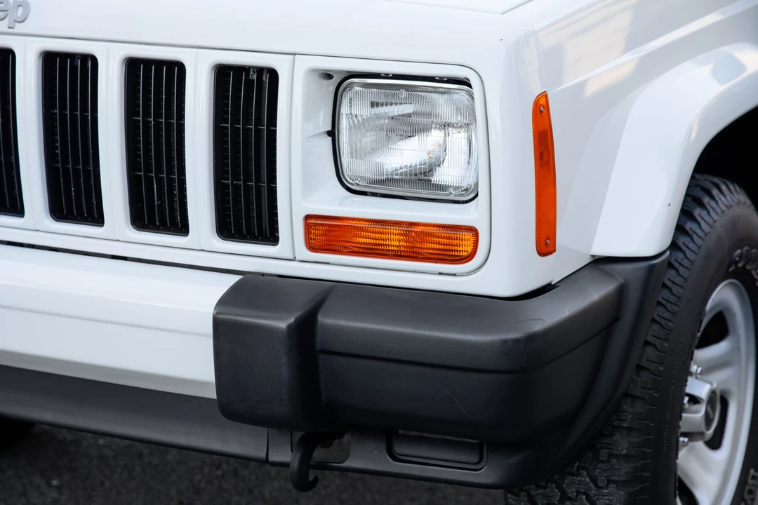 1999 Jeep XJ Cherokee - Image 15 of 31