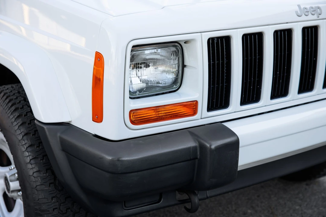 1999 Jeep XJ Cherokee - Image 11 of 31