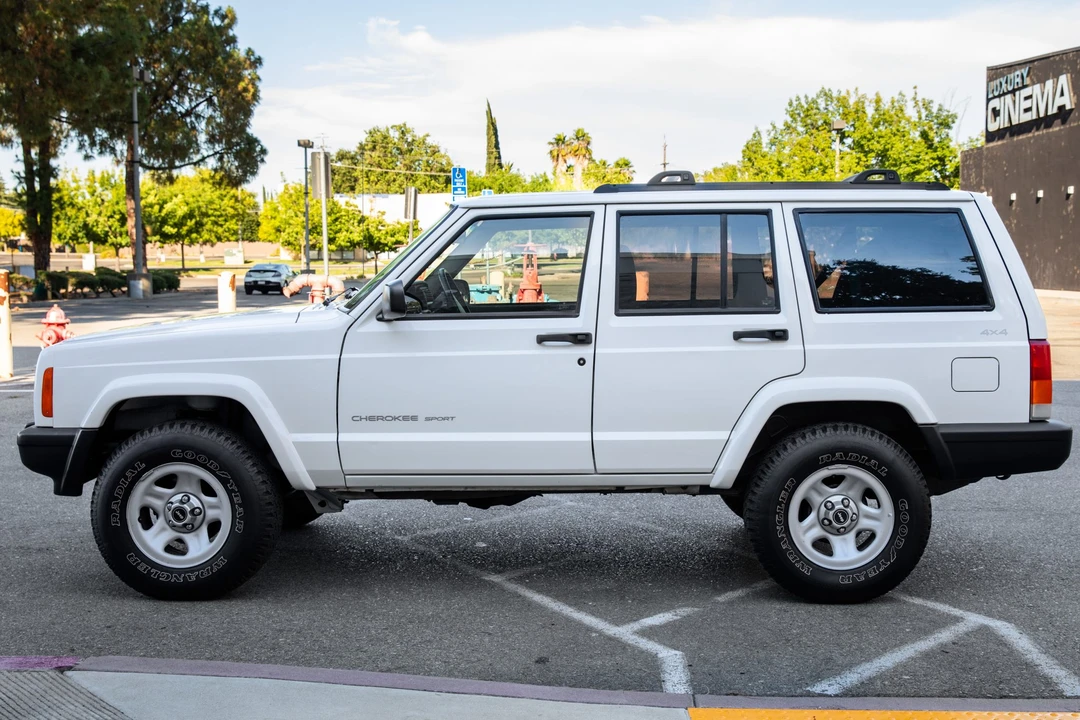1999 Jeep XJ Cherokee - Image 3 of 31