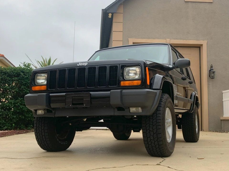 1999 Jeep XJ Cherokee - Image 2 of 31