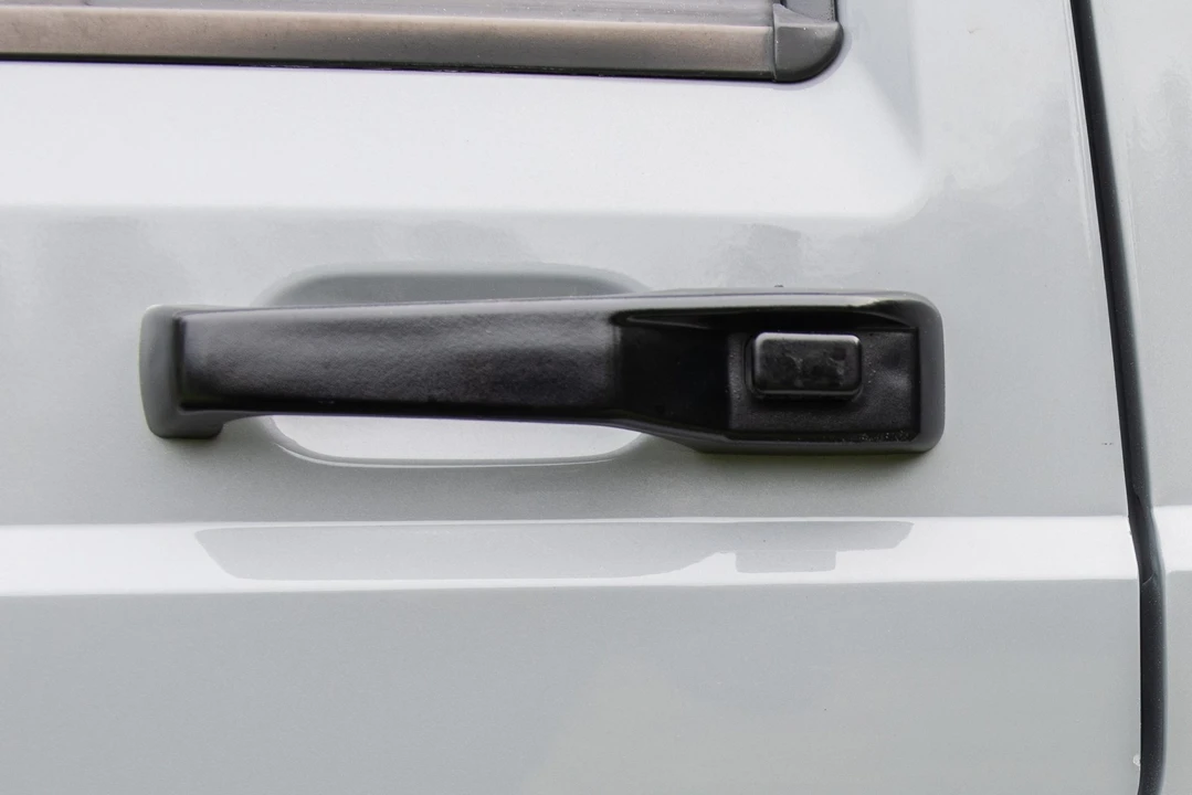 1999 Jeep XJ Cherokee - Image 17 of 31