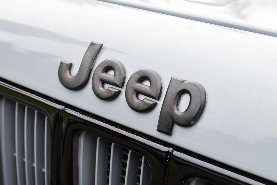 1999 Jeep XJ Cherokee - Image 12 of 31