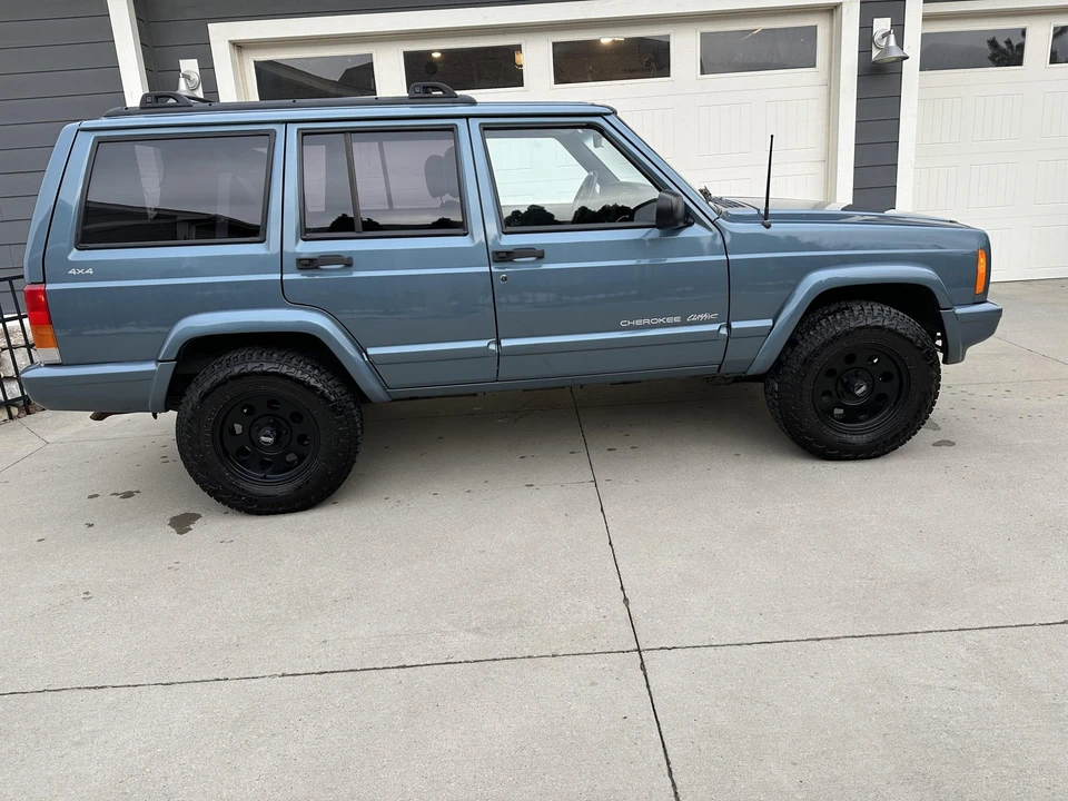 1999 Jeep XJ Cherokee - Image 14 of 31