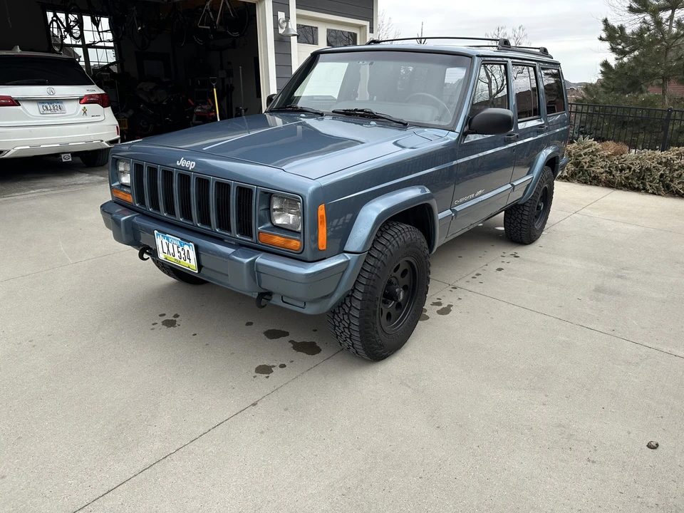 1999 Jeep XJ Cherokee - Image 2 of 31