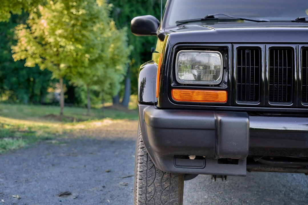 1999 Jeep XJ Cherokee - Image 8 of 31