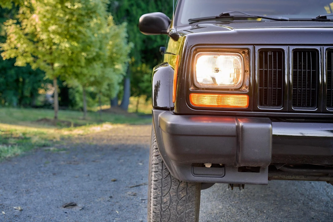 1999 Jeep XJ Cherokee - Image 9 of 31
