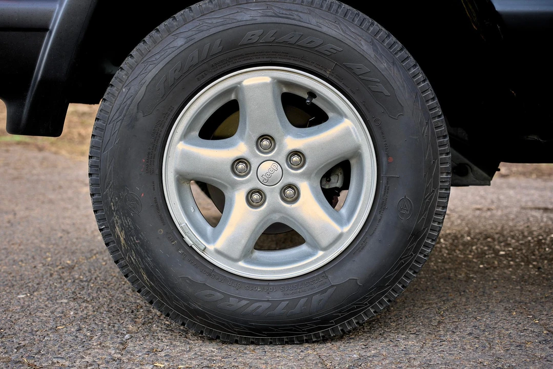 1999 Jeep XJ Cherokee - Image 26 of 31