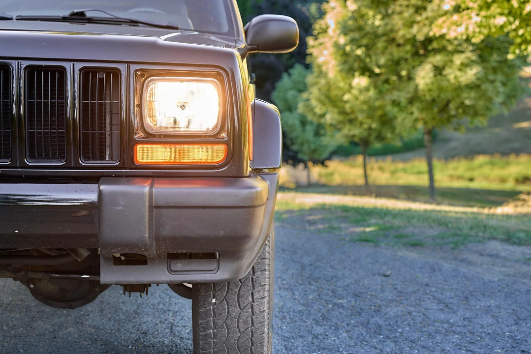 1999 Jeep XJ Cherokee - Image 11 of 31