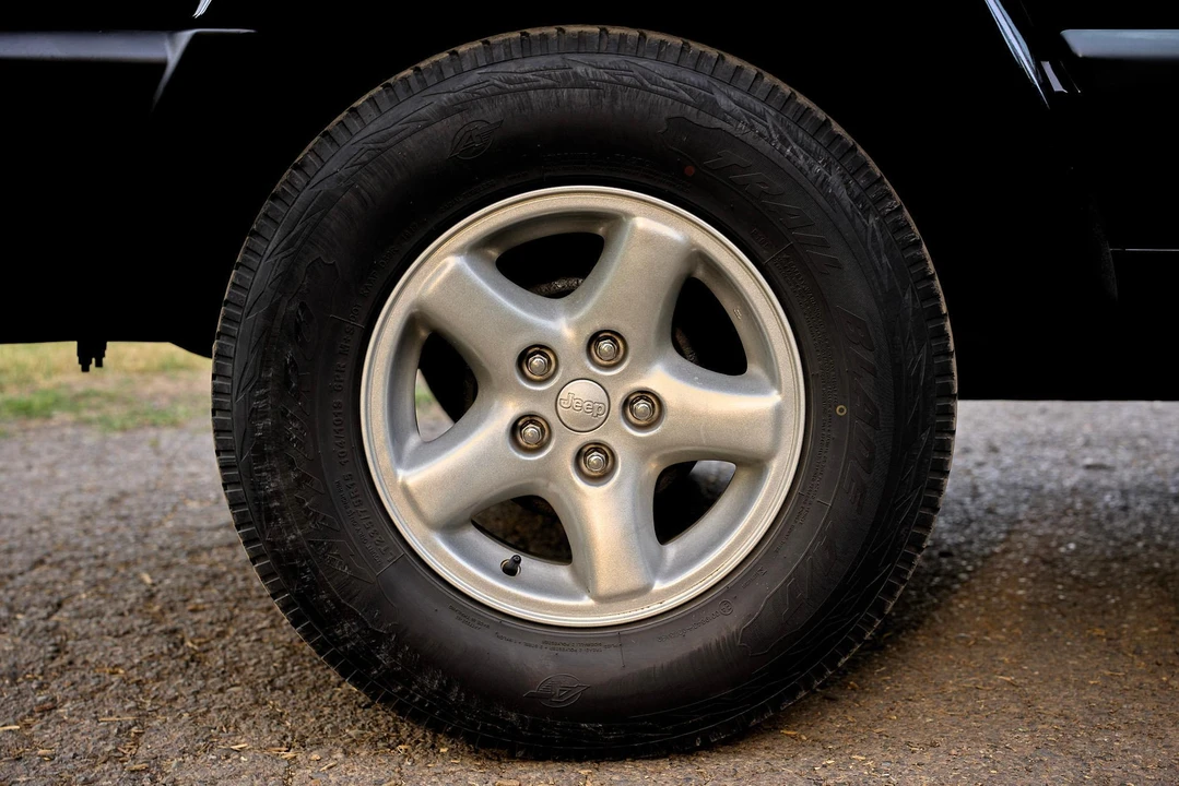 1999 Jeep XJ Cherokee - Image 27 of 31