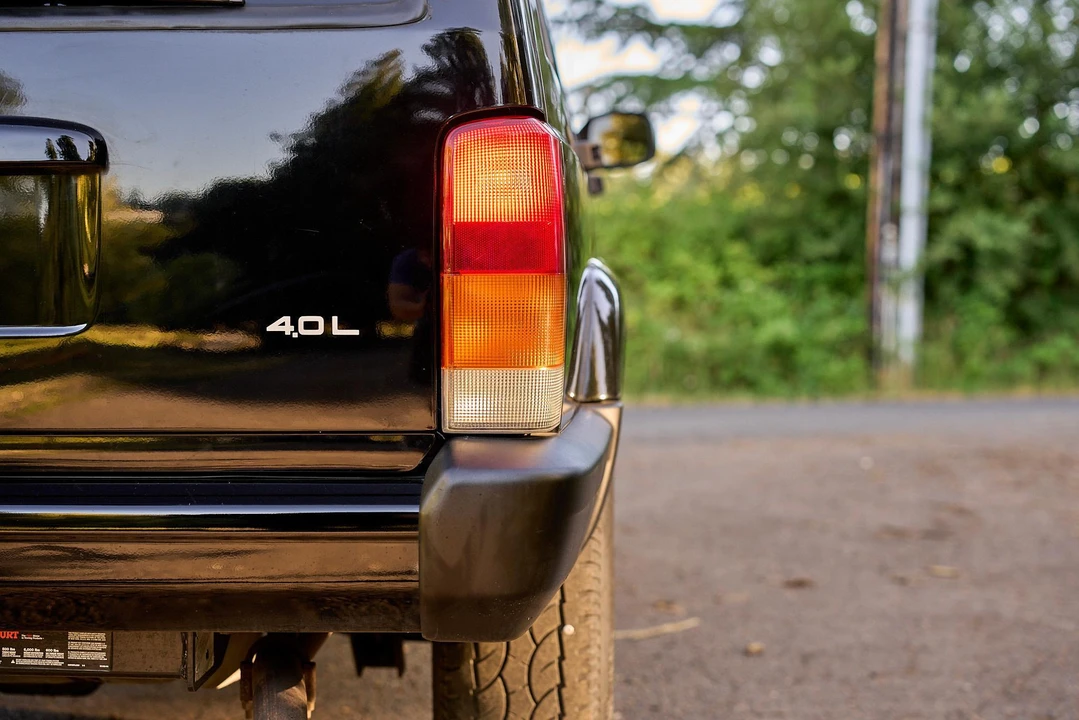 1999 Jeep XJ Cherokee - Image 18 of 31