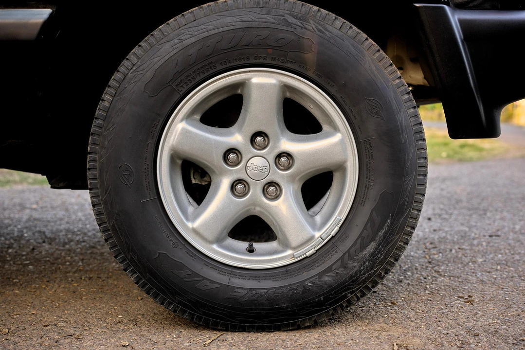 1999 Jeep XJ Cherokee - Image 29 of 31