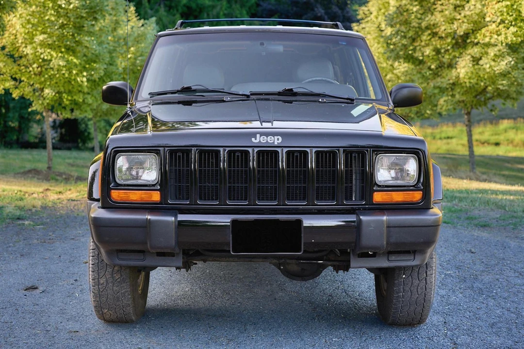 1999 Jeep XJ Cherokee - Image 2 of 31