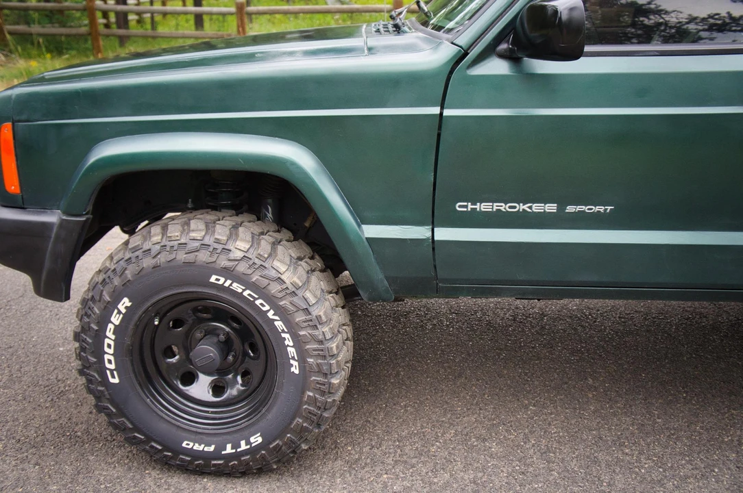 1999 Jeep XJ Cherokee - Image 23 of 31