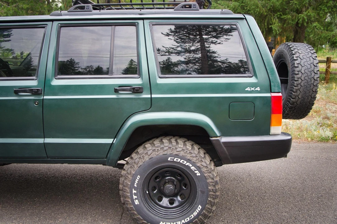 1999 Jeep XJ Cherokee - Image 24 of 31