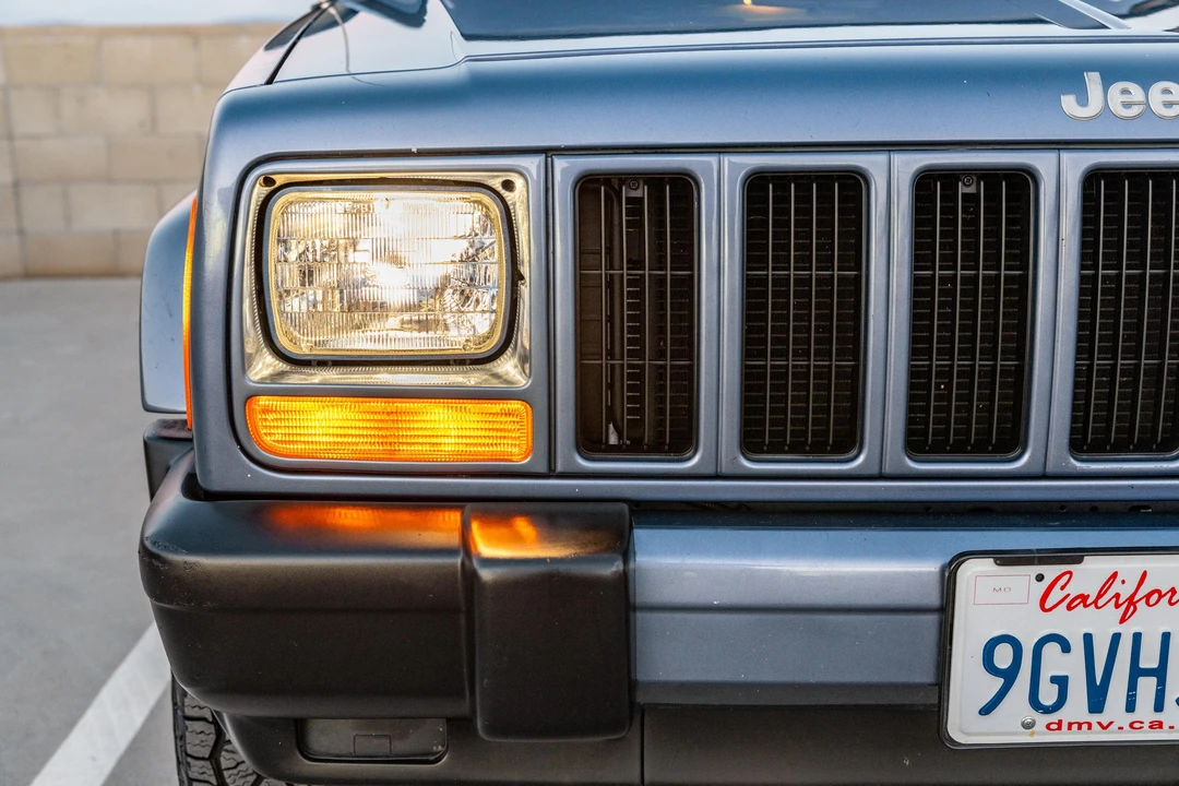 1999 Jeep XJ Cherokee - Image 9 of 31