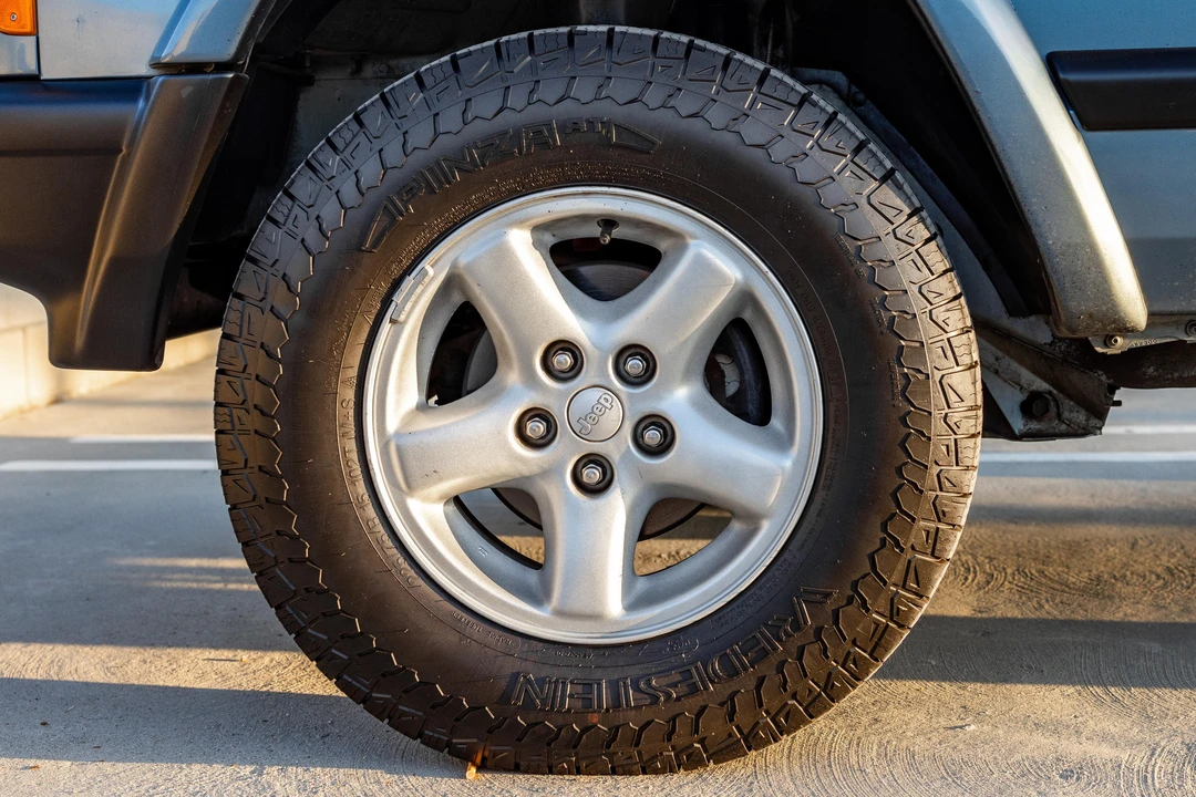1999 Jeep XJ Cherokee - Image 28 of 31