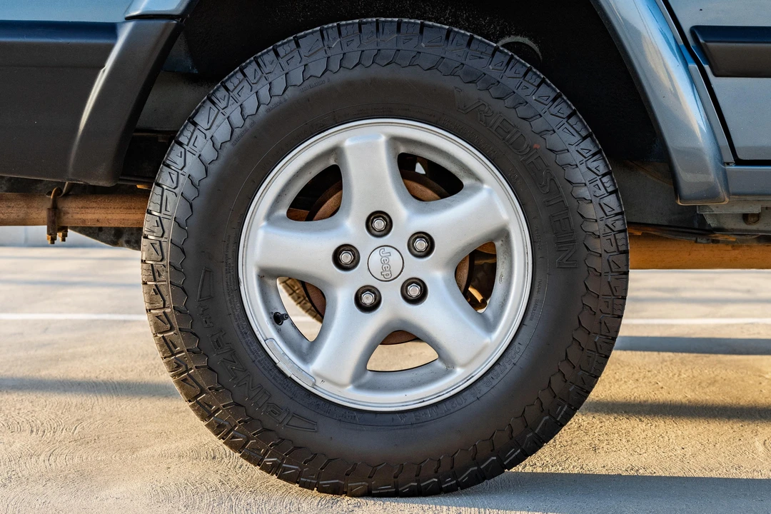 1999 Jeep XJ Cherokee - Image 30 of 31