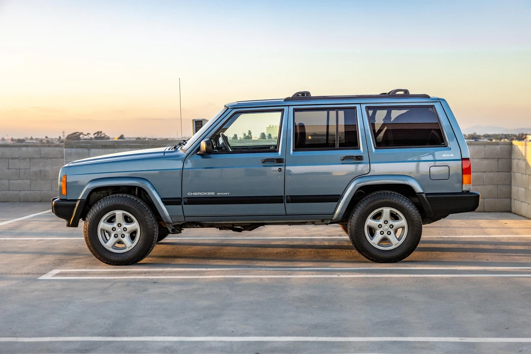 1999 Jeep XJ Cherokee - Image 6 of 31