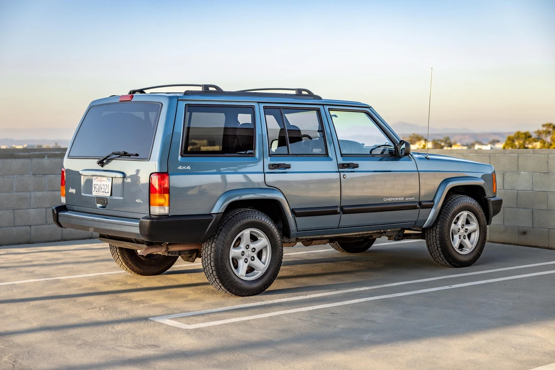 1999 Jeep XJ Cherokee - Image 7 of 31