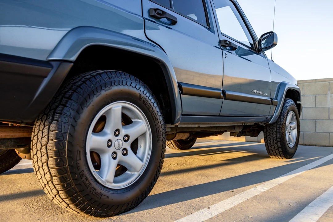 1999 Jeep XJ Cherokee - Image 26 of 31