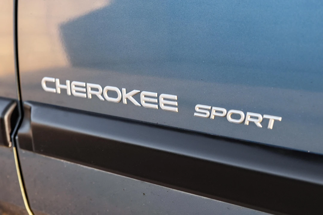 1999 Jeep XJ Cherokee - Image 15 of 31
