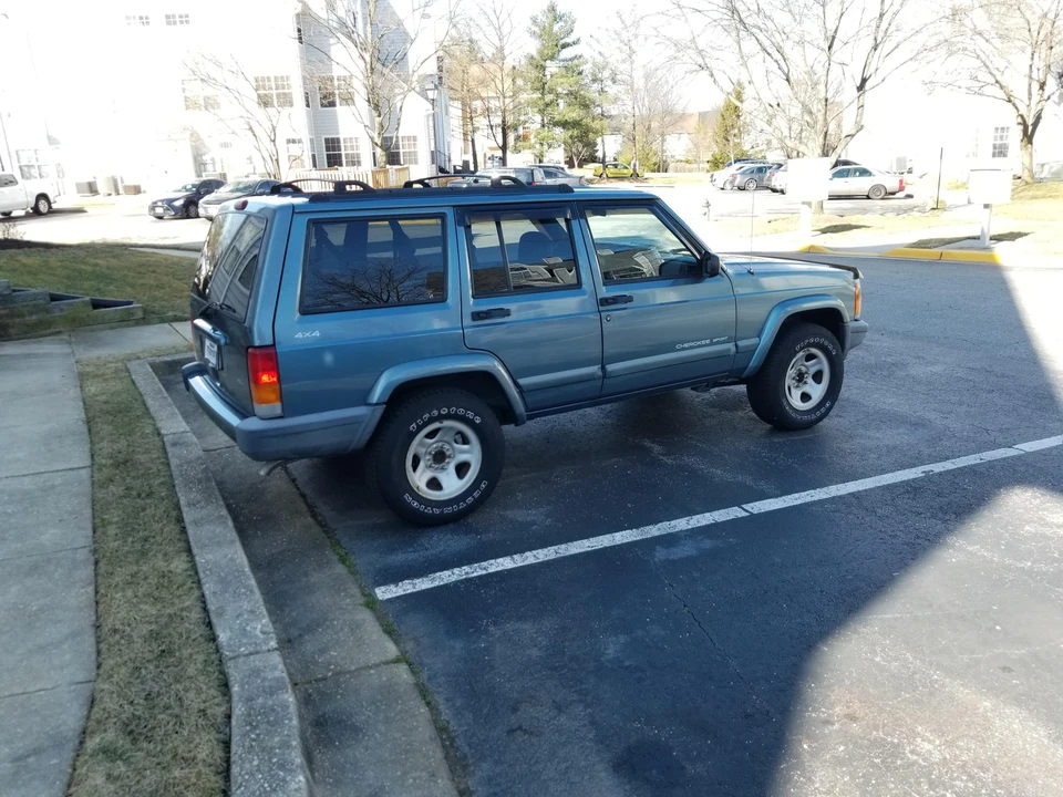 1999 Jeep XJ Cherokee - Image 14 of 31