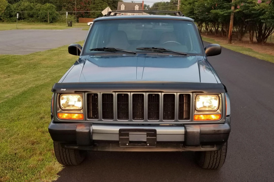 1999 Jeep XJ Cherokee - Image 2 of 31