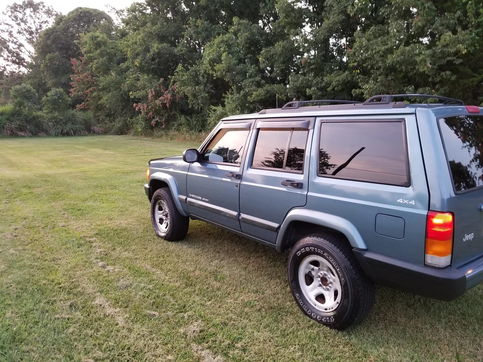 1999 Jeep XJ Cherokee - Image 9 of 31