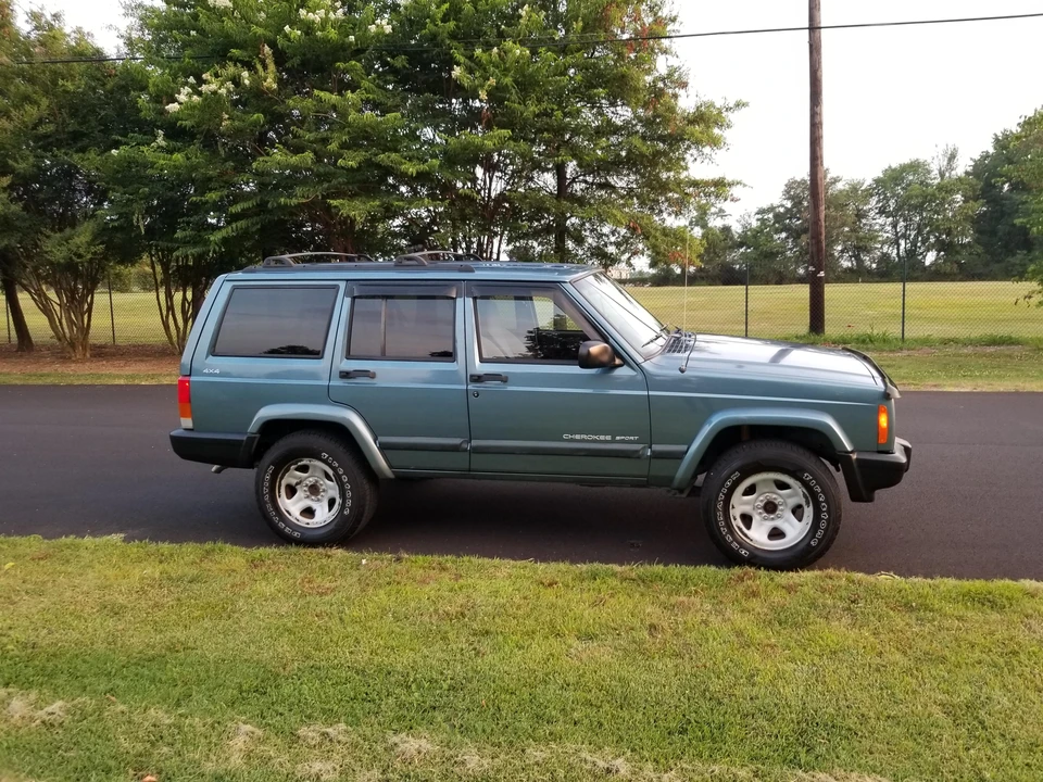 1999 Jeep XJ Cherokee - Image 17 of 31