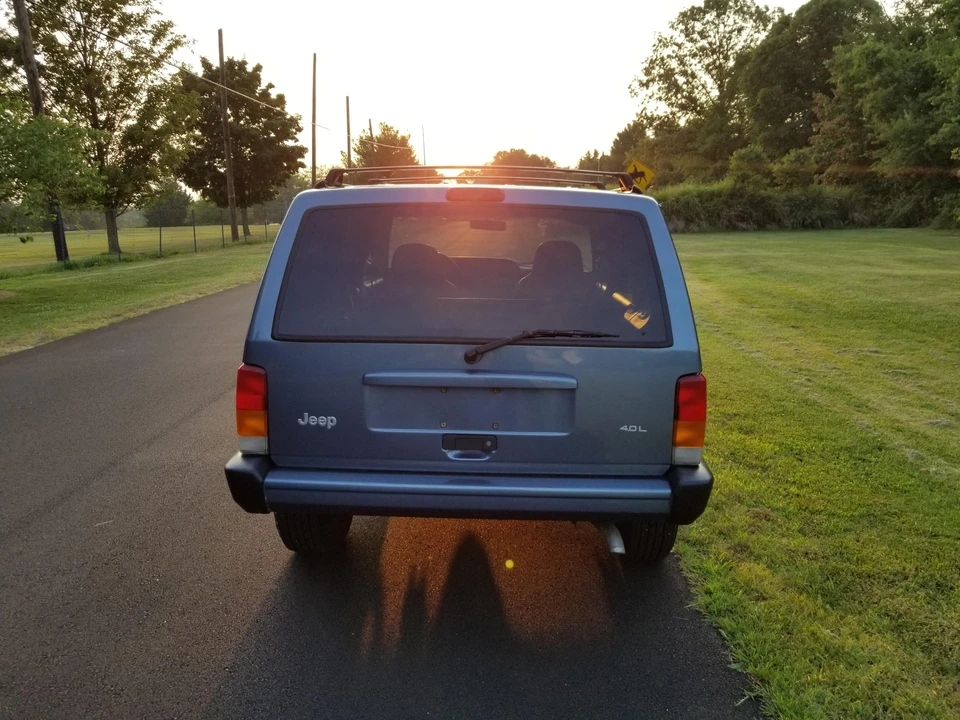 1999 Jeep XJ Cherokee - Image 11 of 31