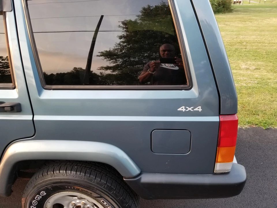 1999 Jeep XJ Cherokee - Image 28 of 31