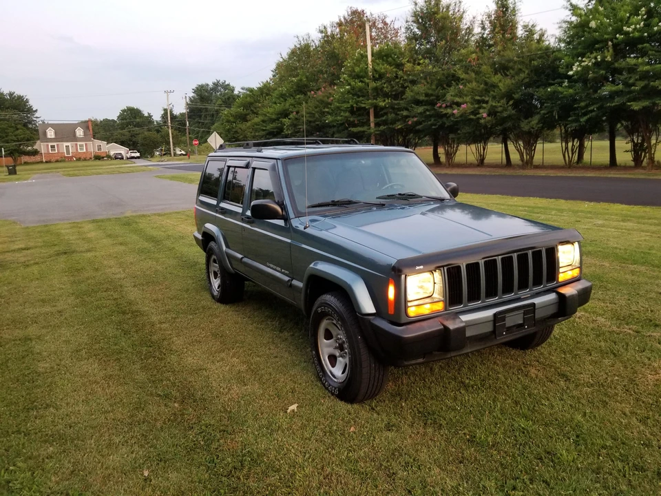 1999 Jeep XJ Cherokee - Image 19 of 31