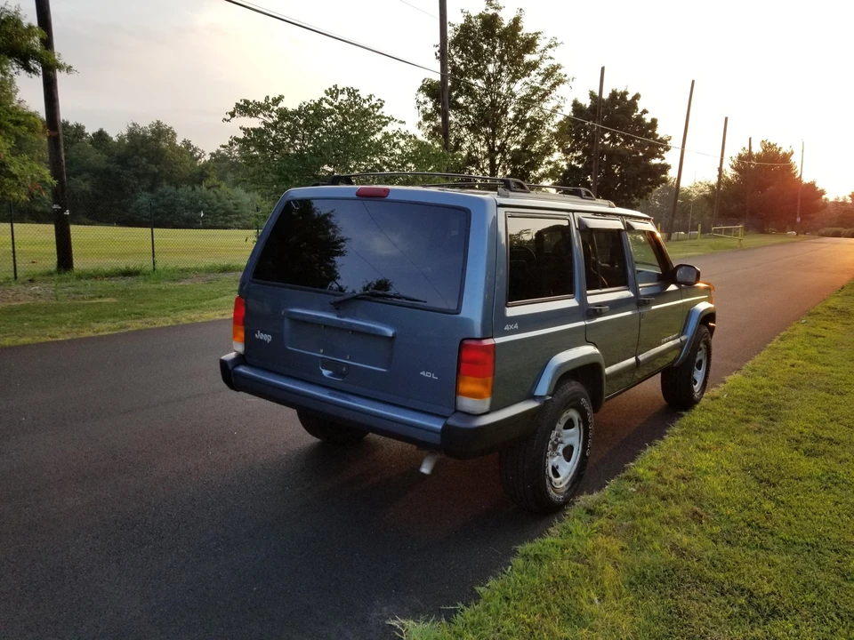 1999 Jeep XJ Cherokee - Image 12 of 31