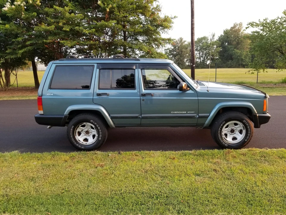 1999 Jeep XJ Cherokee - Image 16 of 31
