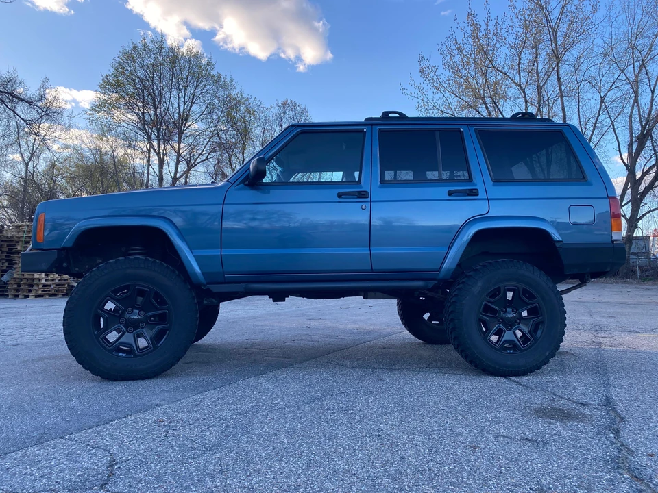 1999 Jeep XJ Cherokee - Image 24 of 31