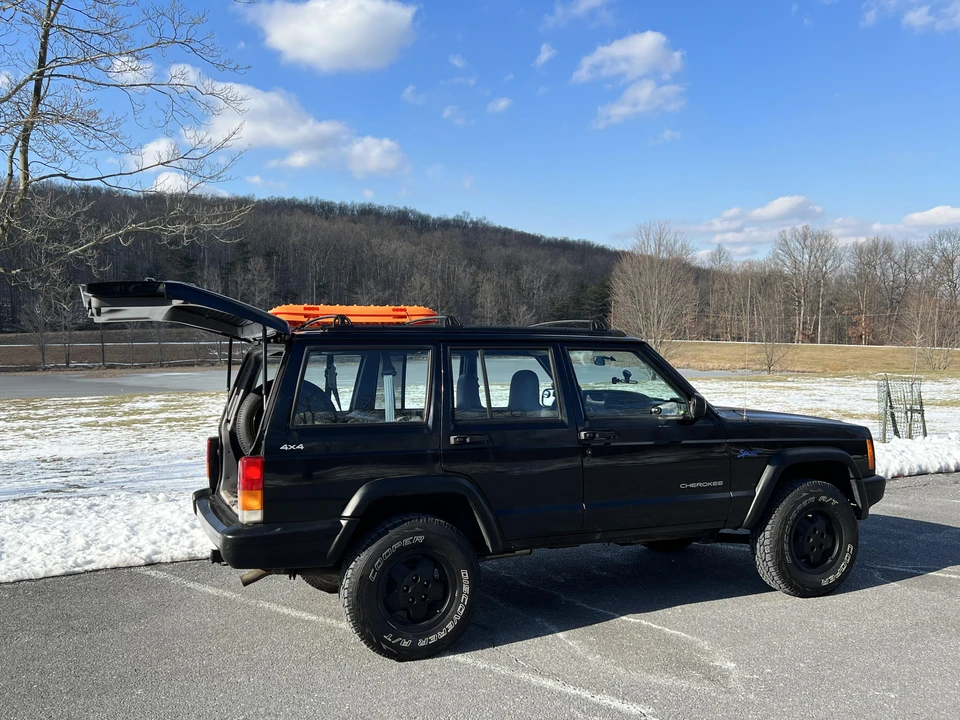 1999 Jeep XJ Cherokee - Image 13 of 31