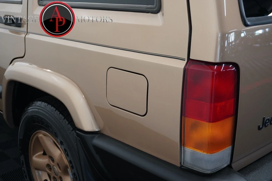 1999 Jeep XJ Cherokee - Image 22 of 31