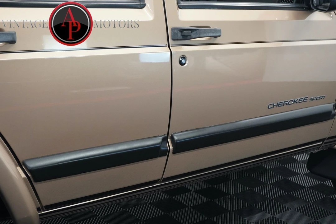 1999 Jeep XJ Cherokee - Image 25 of 31