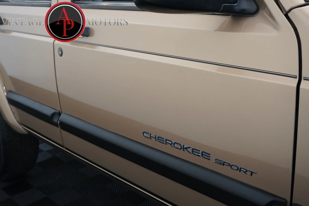 1999 Jeep XJ Cherokee - Image 17 of 31